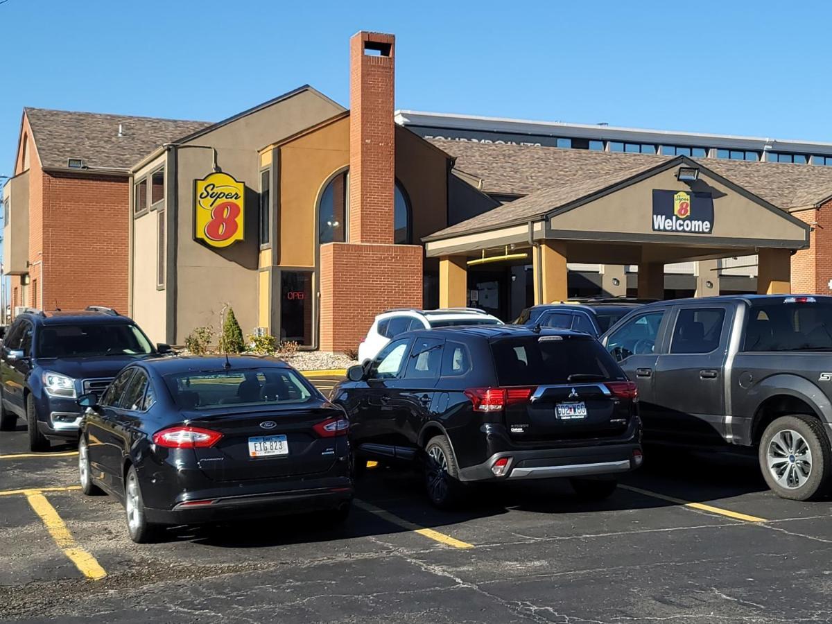 Super 8 By Wyndham Kansas City Airport North Exterior foto
