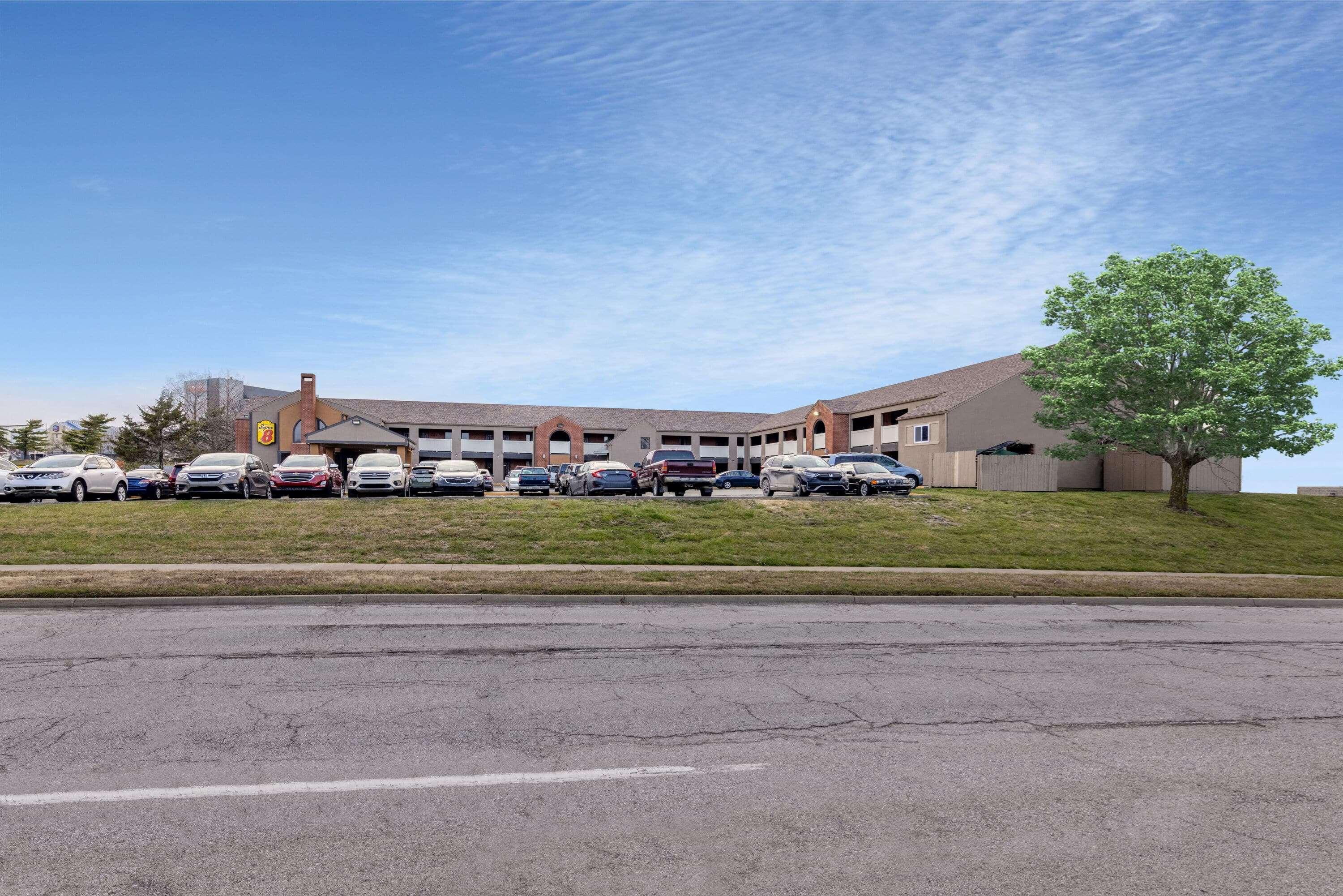 Super 8 By Wyndham Kansas City Airport North Exterior foto