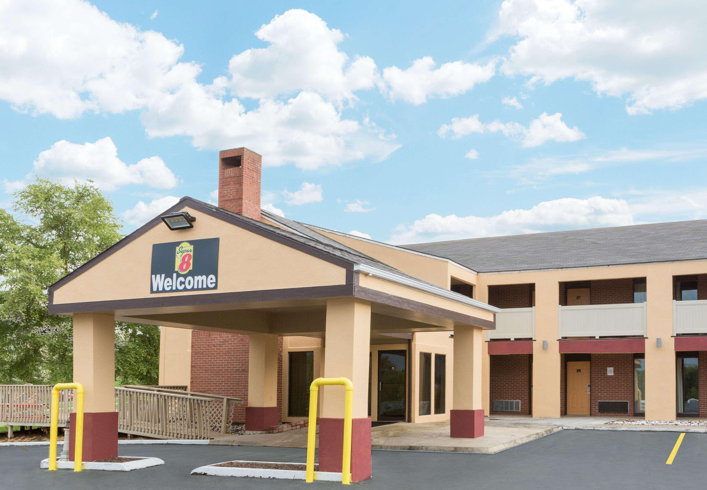 Super 8 By Wyndham Kansas City Airport North Exterior foto