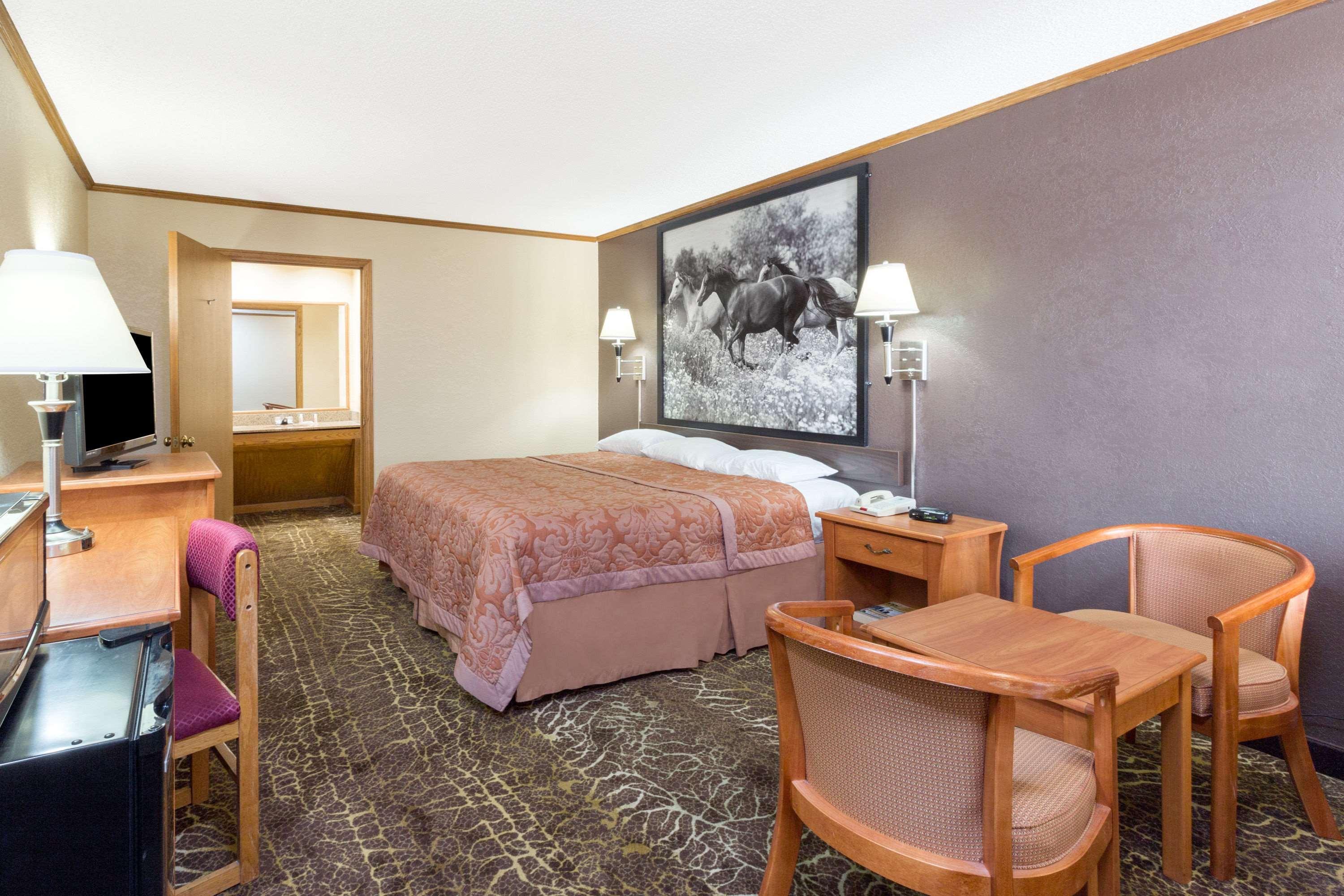 Super 8 By Wyndham Kansas City Airport North Exterior foto